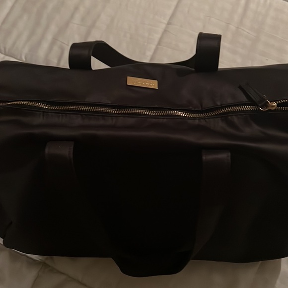 Good girl satin weekend bag 13 by20 by Carolina Herrera  weekend bag euc - Picture 4 of 7